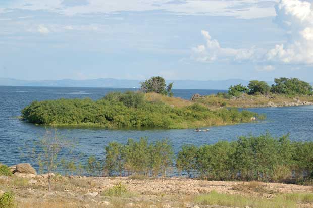 Kariba-Dam-Lake-Kariba-Zambia-Wildmoz.com